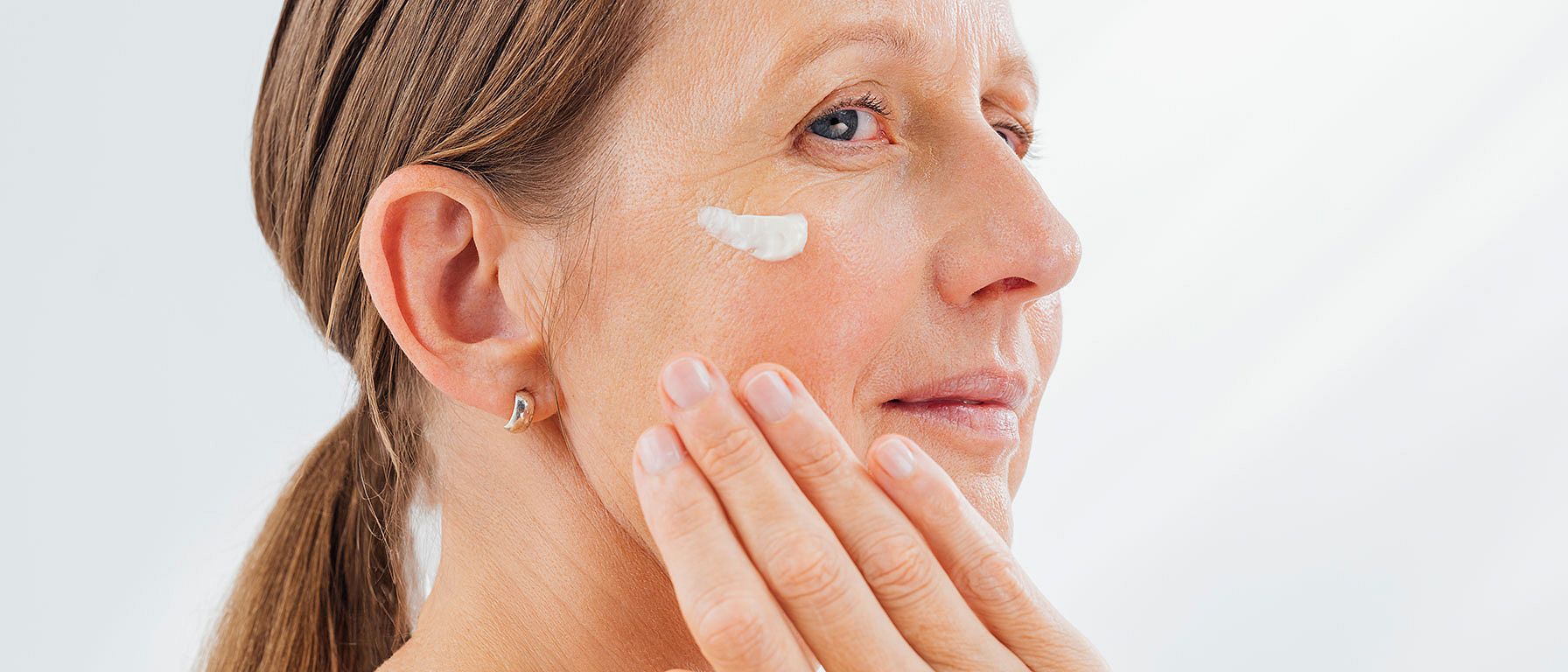 Applicazione Crema Giorno Genziana Blu e Stella Alpina