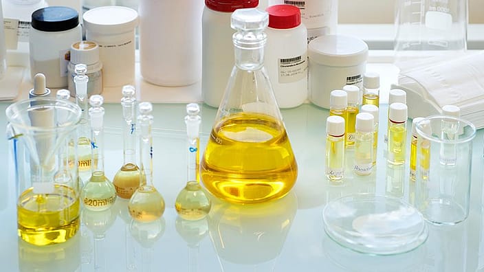 ampolle in laboratorio