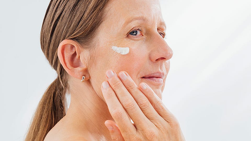Applicazione Crema Giorno Genziana Blu e Stella Alpina